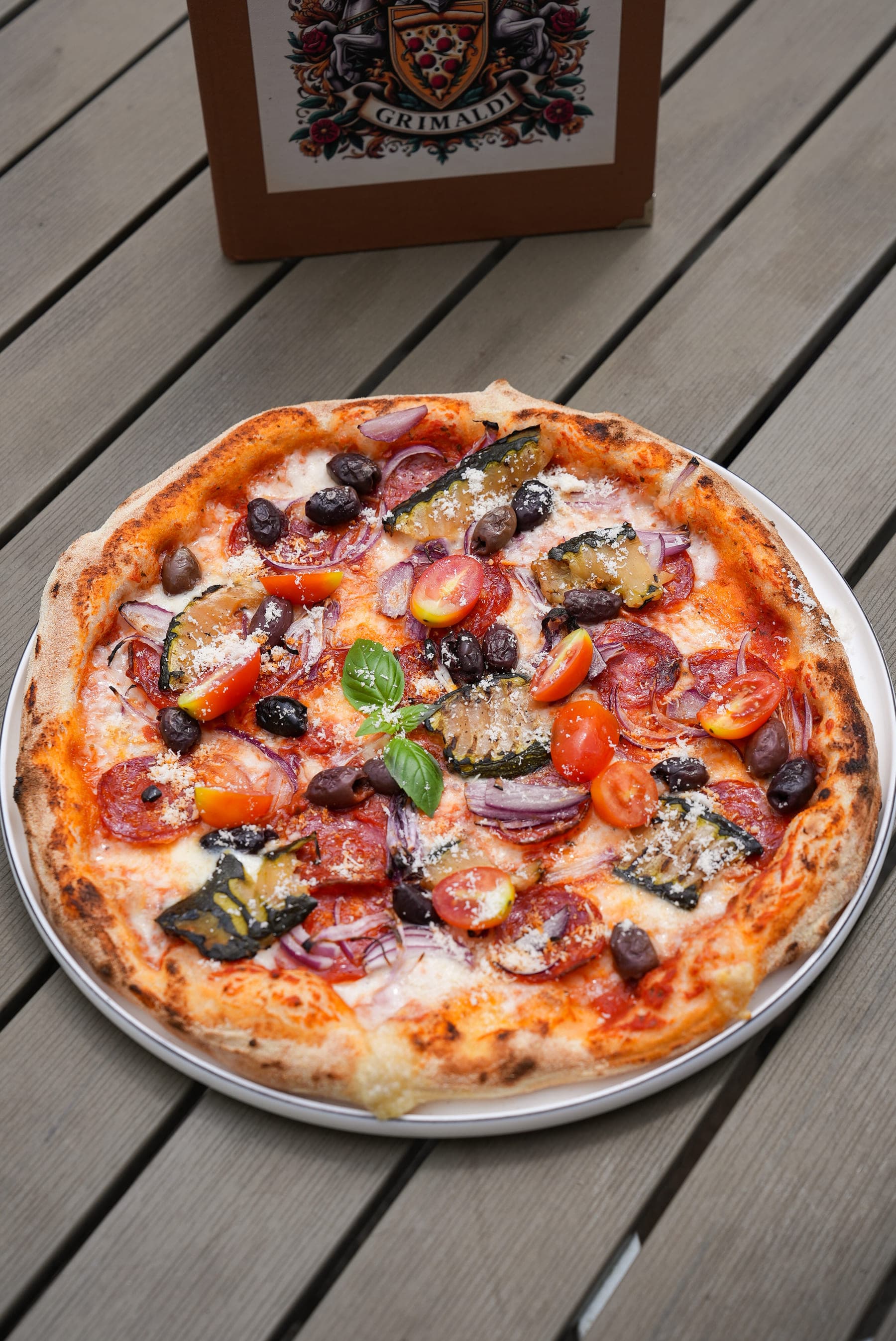 Pizza aus dem Steinofen der Pizzeria Grimaldi
